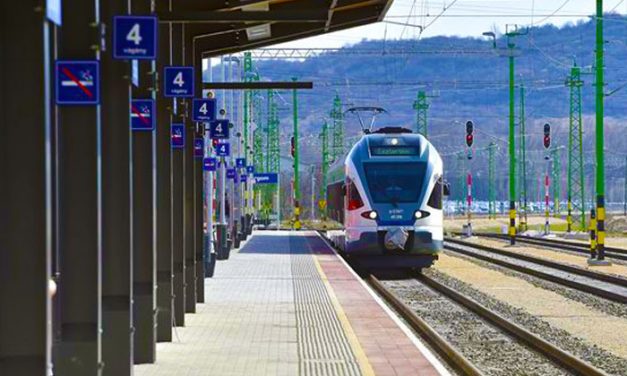 Az esztergomi vasútvonalon mától gyorsabban juthatsz be a városba