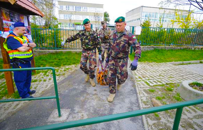 Bombát találtak az általános iskola udvarán, nagy volt az ijedtség