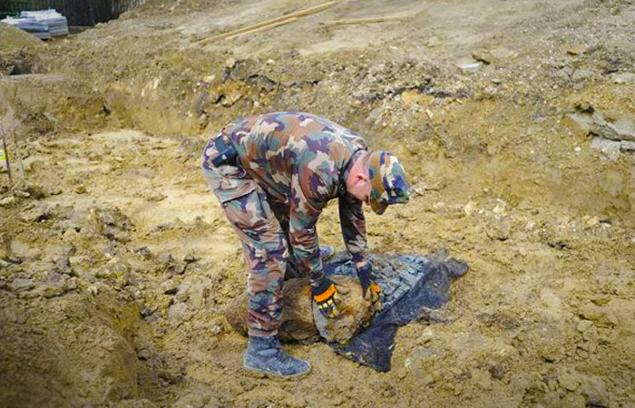Bombát találtak az általános iskola udvarán, nagy volt az ijedtség