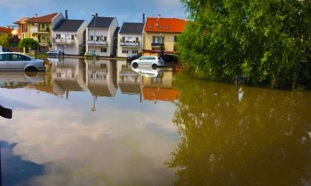 Dunakeszire csütörtök délután lecsapott a jégeső és elöntötte a víz