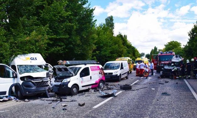 Durva hármas karambol történt Biatorbágynál, friss fotókat kaptunk!