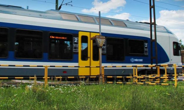 Elgázolt egy embert a vonat Dunakeszinél, késnek a járatok a váci és a szobi vonalon