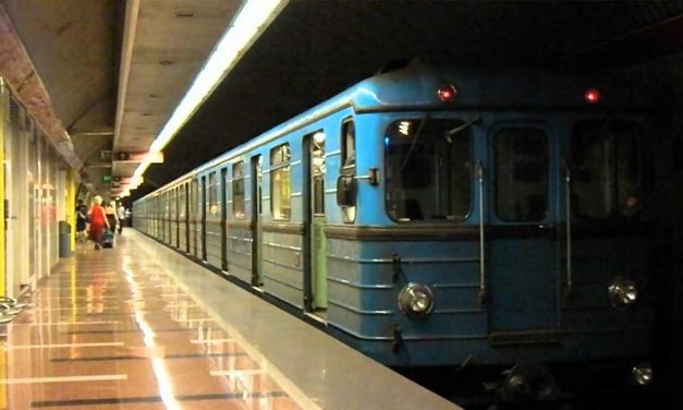 Ne lepődj meg ha a Kossuth térre mennél metróval!