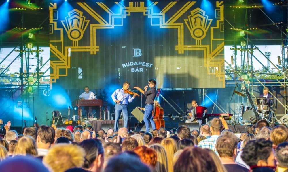 Új énekesnővel lép fel a Budapest Bár csütörtökön