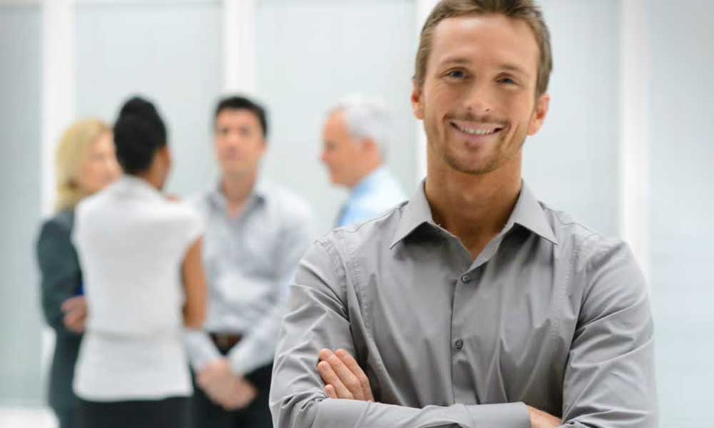 Ömlik a pénz, de kihez? Mutatjuk a nyertes szektorokat!