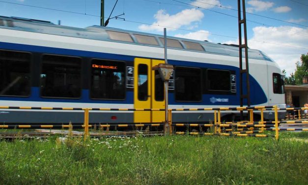 Halálra gázolt egy embert a vonat Nagytéténynél