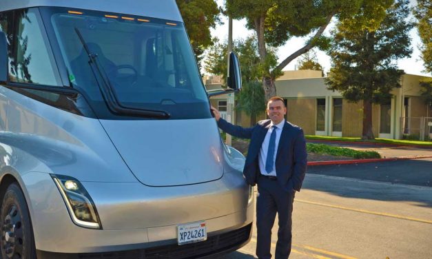 Szuperkamionokat teszteltek a Dunaharaszti melletti Waberer’s munkatársai Amerikában