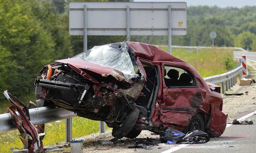 Dugó az M7-esen! Két autó ütközött a Budapestről kivezető oldalon