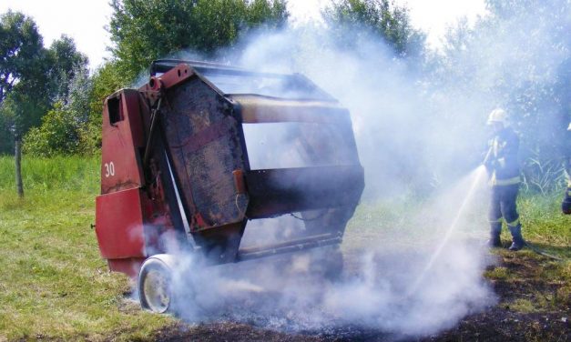 Elfüstölt a bálázógép, kórház lett a vége