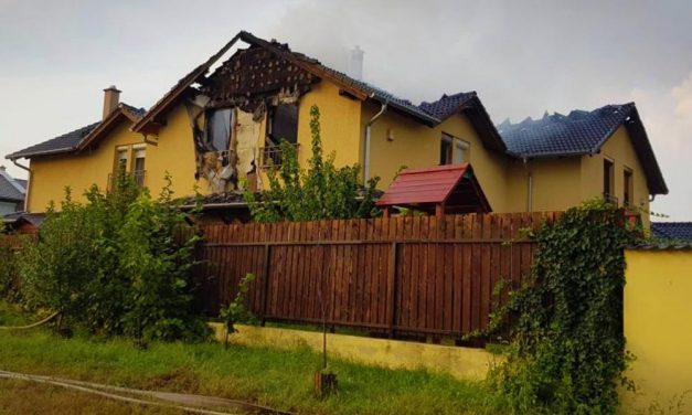 Ez történhet, ha villámcsapás éri a házad! Egy károsult megszólal