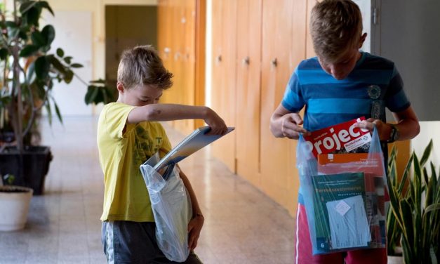 Az utolsó tankönyvcsomagok is megérkeztek az iskolákba