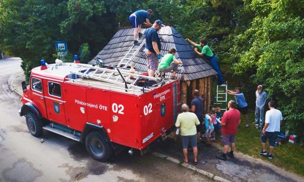 Piroska segített a buszmegállóban, örülnek a helyiek!