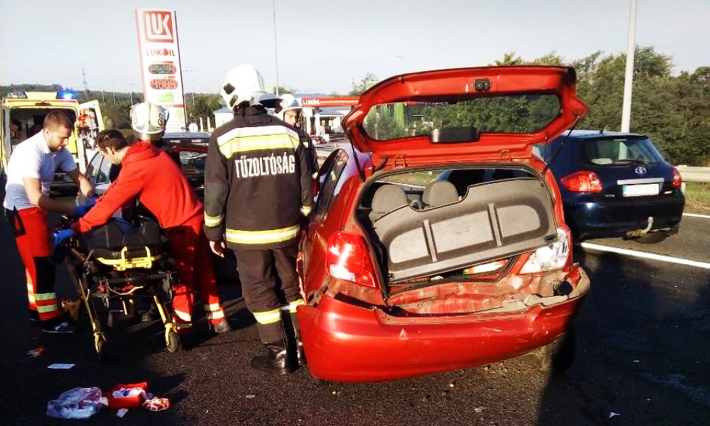 Hármas karambol történt az M3-ason, friss fotókat kaptunk