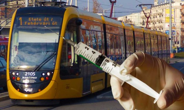 Vége lehet a rémálomnak! Elfogták a villamoson tűvel szurkáló férfit