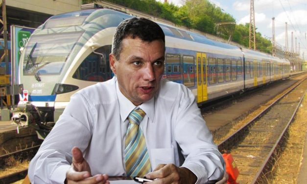 Először bepöccent, most pedig egy nagyot lobbizott a MÁV-nál a dunakeszi polgármester