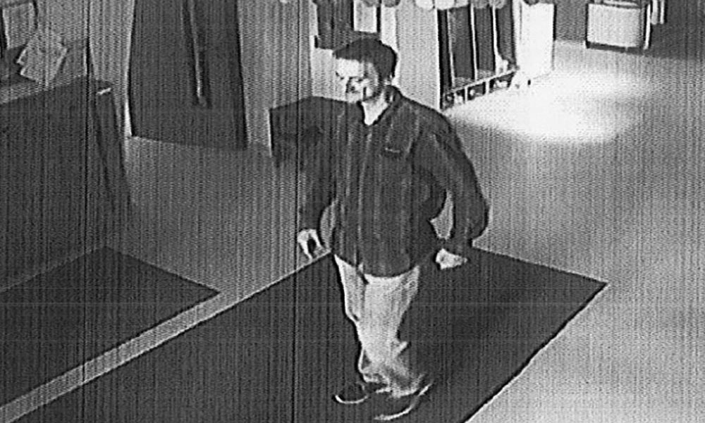 Pénzt lopott egy öltözőszekrényből, keresik a rendőrök