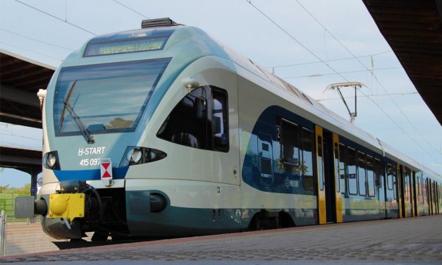 Változás a szobi vasúti vonalon: hétfőtől sziklakitermelés miatt nem járnak a vonatok Nagymaros és Szob között