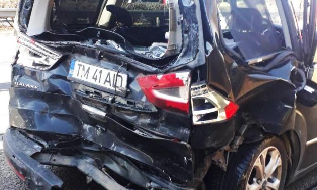 Karambolozott az Orbán Viktor konvoját felvezető autó az M3-as kivezetőn