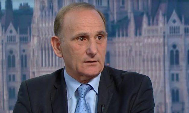 Ne adjanak pénzt a hajléktalanoknak! Ezzel csapta ki a biztosítékot Gémesi György