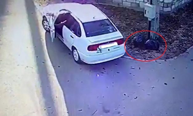 Utcasarkon dobta ki a szemetes zsákokat az autóból, felvette a térfigyelő, mégis neki állt feljebb!