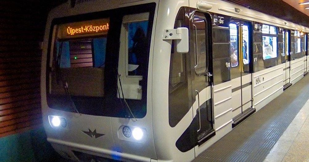 Gondok lehetnek az M3-as metróval az ukrán háború miatt, nem jönnek alkatrészek az orosz gyárból, Karácsony Gergely felkérte a BKV-t, hogy keressenek alternatív megoldást