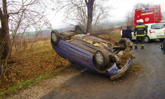 Nagyot bukfencezett a Renault Clio Vácon