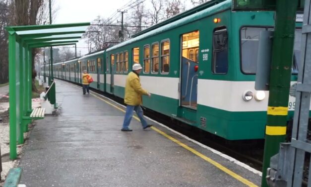 Elájult és a sínek közé esett egy fiatal nő a H5-ös HÉV vonalán – még éppen időben érkezett a segítség