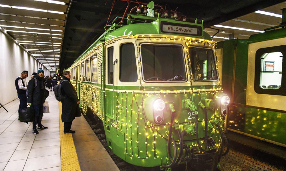 Elindult az első Mikulás HÉV Szentendrére – Fotók