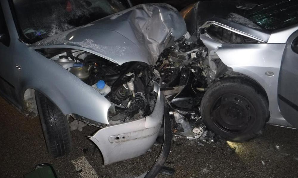 Kisbusszal ütközött egy személyautó az M5-ösön Ócsánál