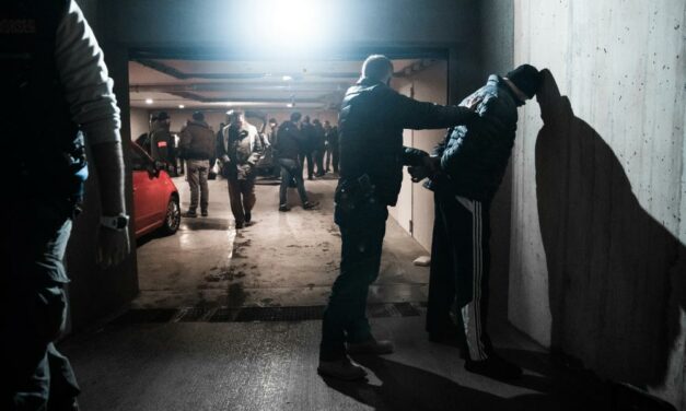 200 milliós drogfogás, rajtaütés a parkolóban – az agglomerációba nyúlnak a szálak – Videó