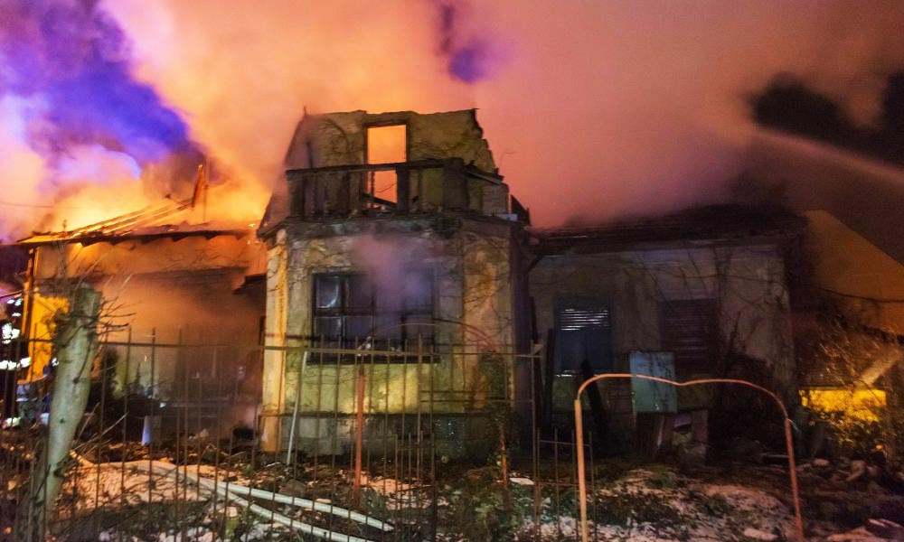 Hátborzongatóan kísérteties volt ez az égő ház