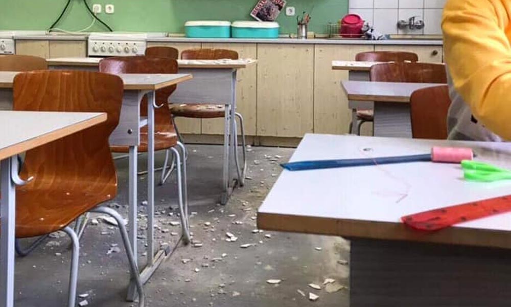 Majdnem a gyerekekre szakadt a vakolat egy gödi iskolában