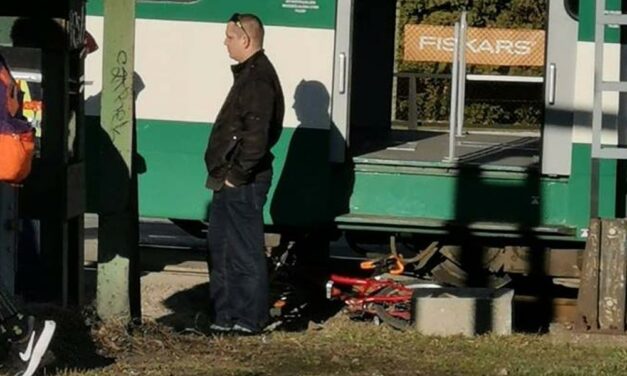 Bicikliző gyermeket sodort el a HÉV, teljesen leállították közlekedést a vonalon