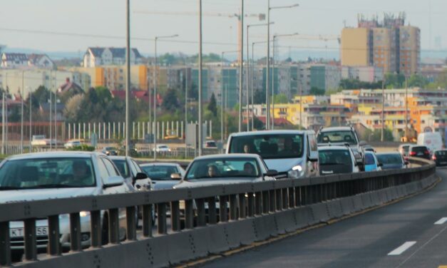 Óriási tömegkarambol az M0-áson