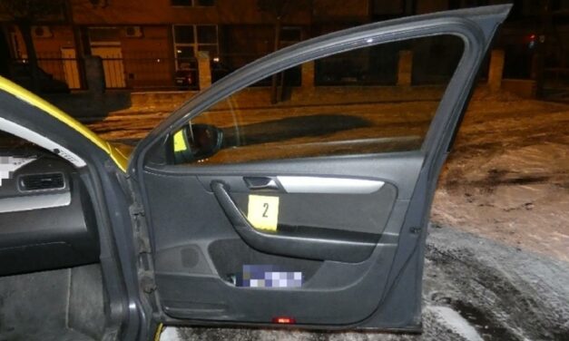 Kést szorított a taxis torkának, majd kirabolta Monoron