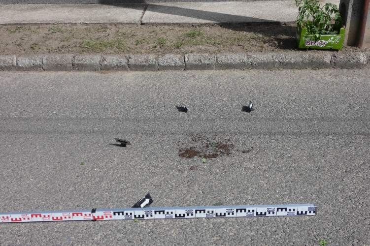 Fényes nappal tépték le a 81 éves idős nő nyakából az aranyláncot