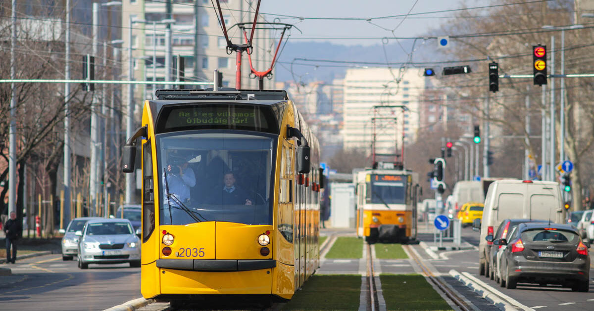 Az iskolák bezárása miatt változik a BKV menetrend – így közlekednek mától a buszok és villamosok