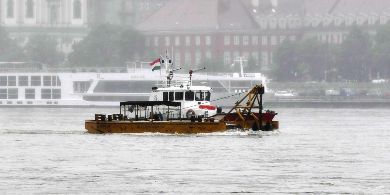Dunai hajókatasztrófa: hajózási zárlat, pontonhíd és a vezető politikusok reakciója