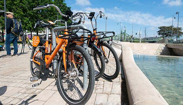 Tiszta Európa! Elektromos rollermegosztó pont nyílt Budapesten