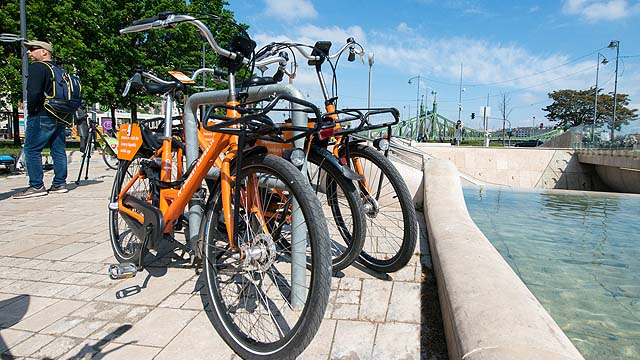 Tiszta Európa! Elektromos rollermegosztó pont nyílt Budapesten