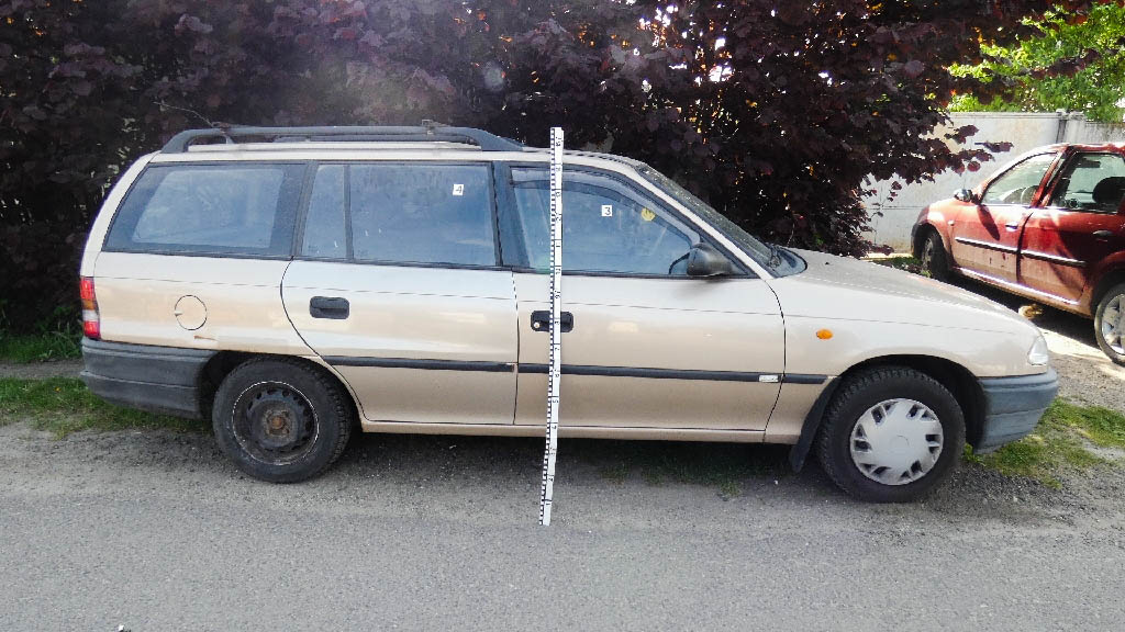 Hét autót tört fel Monoron egy tinikből álló banda