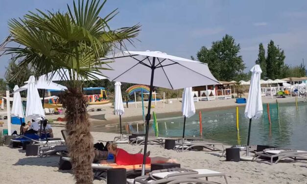 Valaki tudhatta, hogy az ürömi jegyző pillanatok alatt rábólint a Lupa Beach korábban problémás parkolójára