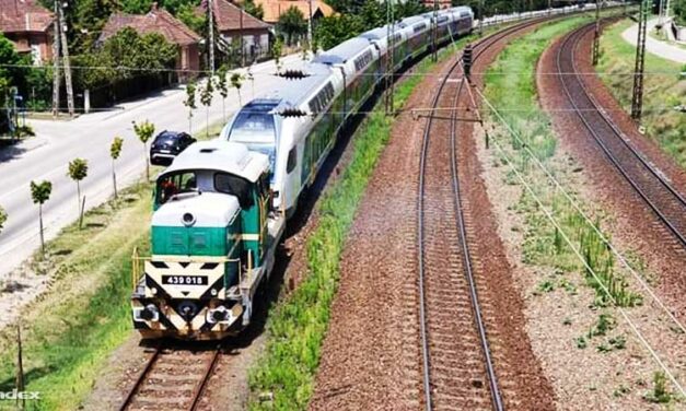 Lesifotón az első emeletes Stadler-Kiss vonat az agglomerációban