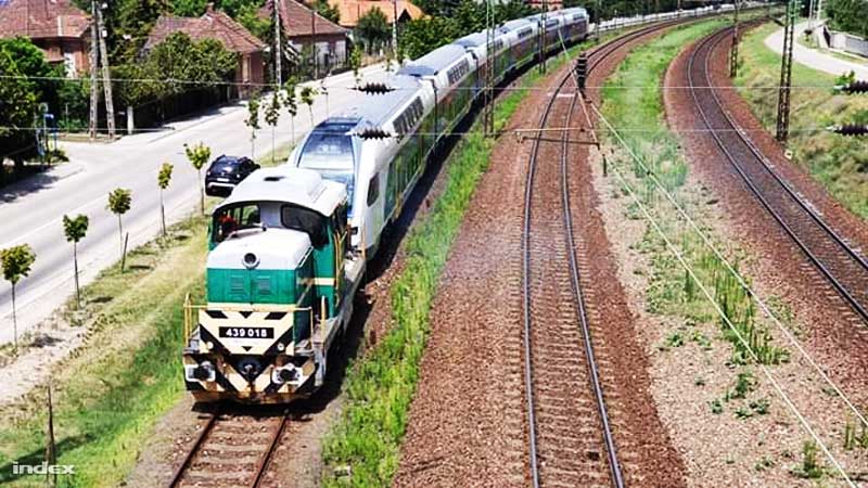 Lesifotón az első emeletes Stadler-Kiss vonat az agglomerációban