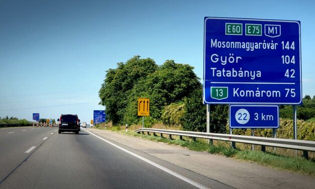 Fontos változás a hazai autópályamatrica-rendszerben, büntetést kaphat, aki nem figyel