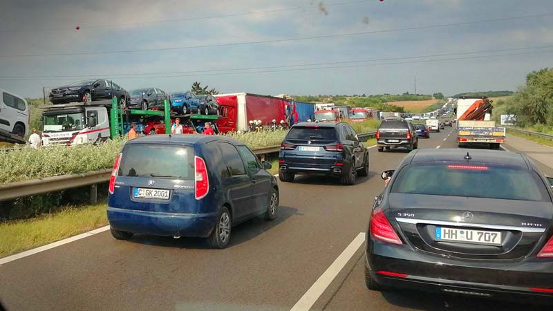 Négy autó ütközött Budaörsnél az M1-esen