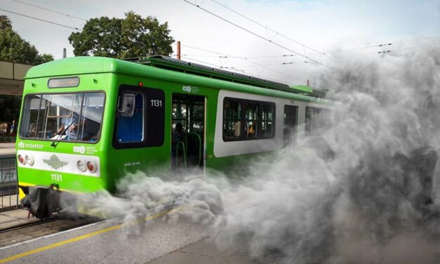 Füstölt a HÉV, nehezebb Szentendre felé a hazajutás!