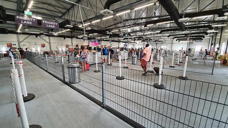 Nem kell többet szenvedni a ferihegyi bádogistállóban