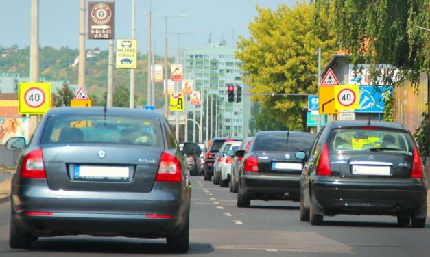 Annyi a baleset hétfő reggel, hogy minden autópálya beállt az agglomerációban