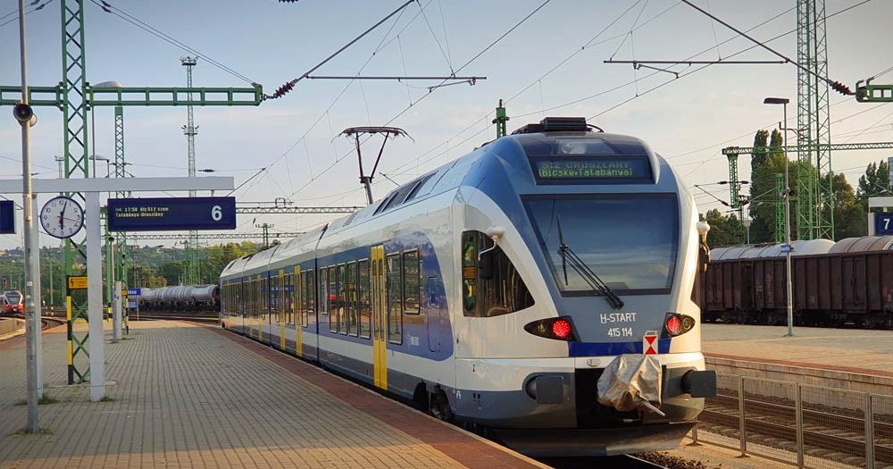 Nem a MÁV napja volt a szerda: csak az 1-es fővonalon háromszor állt le a vonatközlekedés, volt olyan járat, amely 120 percet is késett